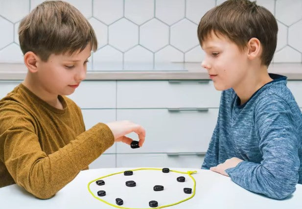 MagnetoClash - Jocul Pietrelor Magnetice